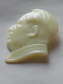 C11:毛主席塑料像章