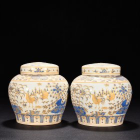 旧藏 明成化蓝彩描金全家福鸡纹夜光罐（萬贵妃铭文） 高14.8厘米 宽15厘米