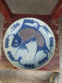 乾隆鲤鱼盘。乾隆朝瓷器藏品。客厅摆件，书房摆件，茶室摆件。瓷器收藏品！
