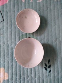 清代红绿彩双龙茶碗 盖有1小纹，碗有线，品相尺寸如图自定吧。