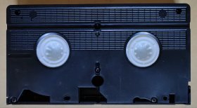 录像带 越剧OK ① 曲目: 一、双珠凤—送花楼会 二、双珠凤—并蒂莲花吐清香 三、红楼梦—金玉良缘 四、盘妻索妻—洞房 五、梁山伯与祝英台—记得草桥两结拜 六、盘夫索夫—盘夫 七、梁红玉与韩世忠—夸夫 八、血手印—三杯酒 九、红楼梦—葬花 （因无录像机试放，不能保证播放质量，请谨慎下单）