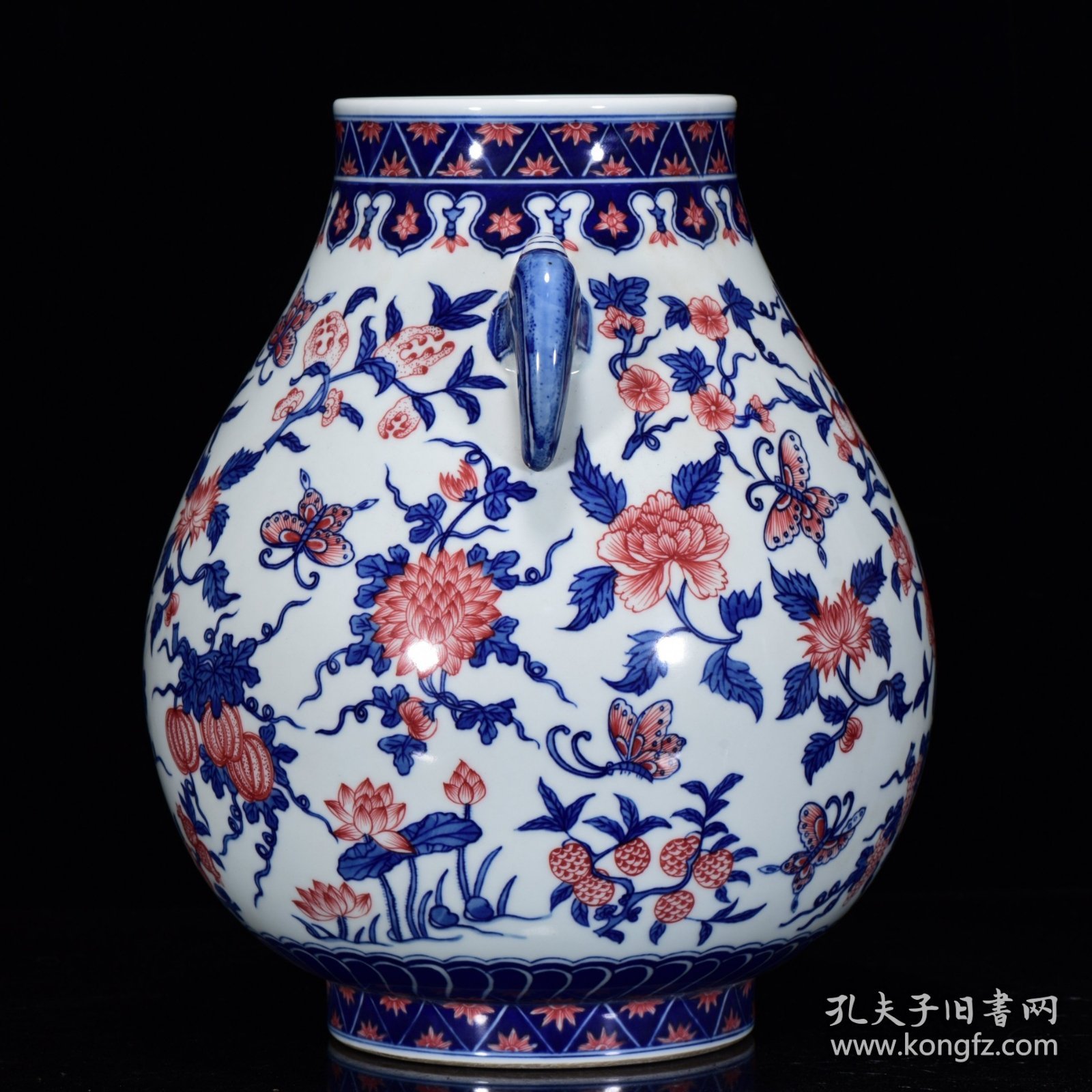 清乾隆年青花釉雕蝶恋花纹如意尊28*23m