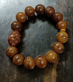 70年代手盘桃核手串包浆圆润