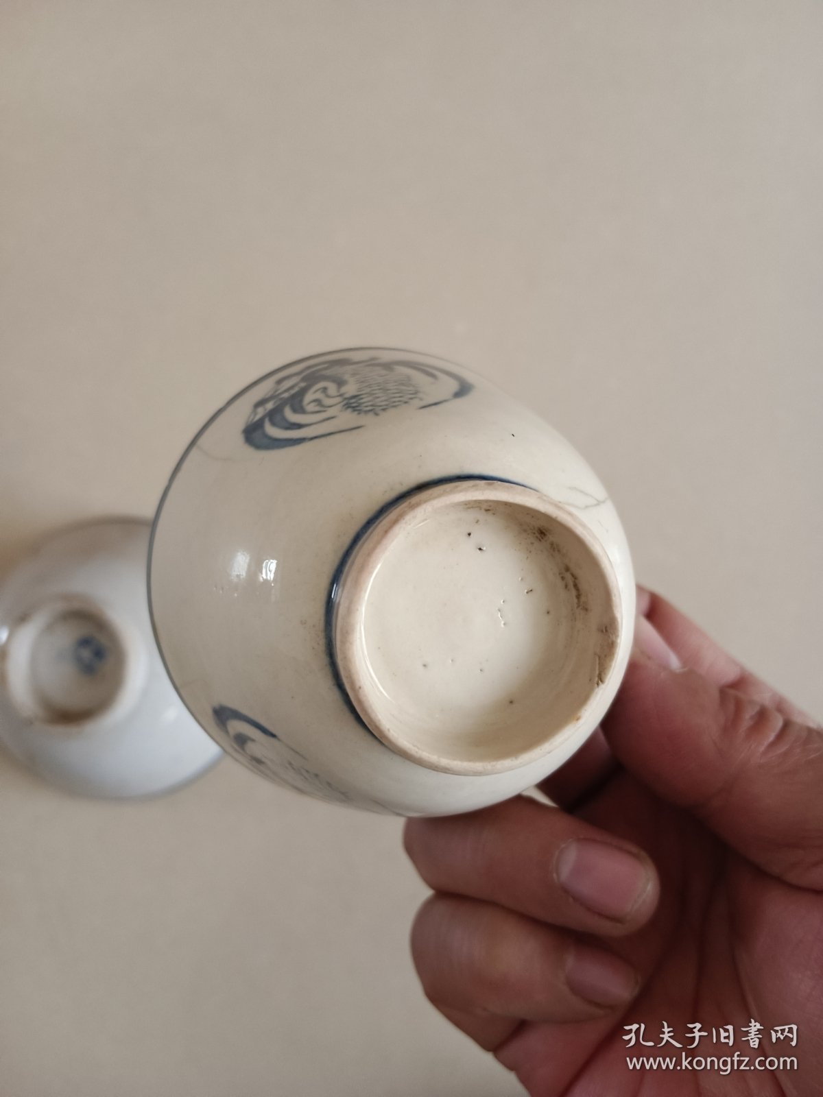 民国残碗残杯 一起价格，团鹤纹杯冲线口沿磕碰 胶东出品款碗冲线口沿磕残