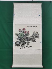 马桂荣 国画《秋菊虎石抗霜寒》（尺寸：66×66cm）纸本立轴