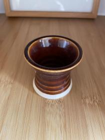 日本回流 盖置 茶道具 酱釉 造型独特 侘寂风格 手工胎底 自然流釉