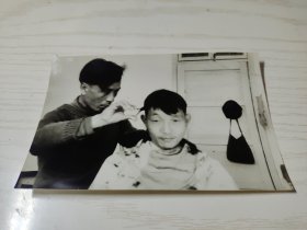 【老黑白照片】早期 父子理发