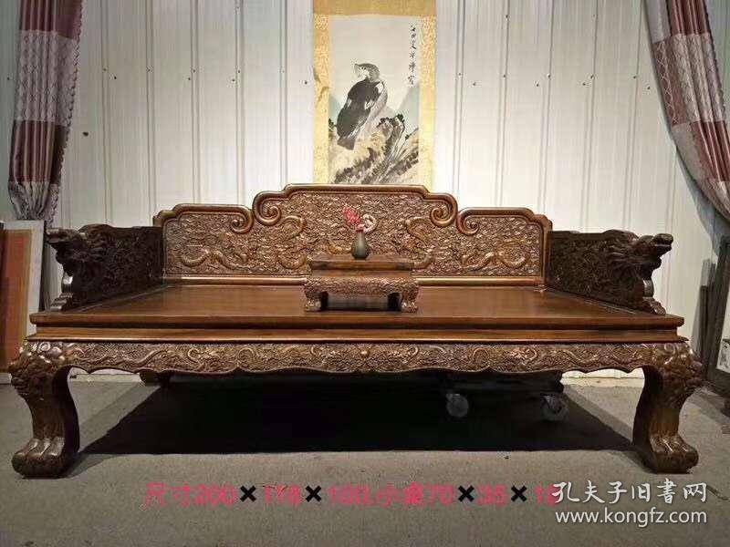 民国时期大型花梨木龙雕刻罗汉床一套，
传世红木家具，品相一流，收藏实用经典。
包邮12000，到付10000。