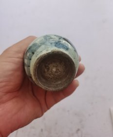 明代·兰青花小天球瓶，明兰青花画功古朴典雅，包浆厚重，精美漂亮！尺寸：直径7cm ，高 11Cm。