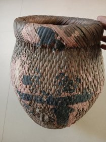 手工藤编老勾斗 米斗 身子一处残洞老补图六图九。高37，外直径24内口径18