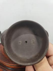 老珍藏，顾景舟和周桂珍合作款，周桂珍盖款，顾景舟底款，精品老紫砂壶一把，保存完整，十分难得收藏佳品。