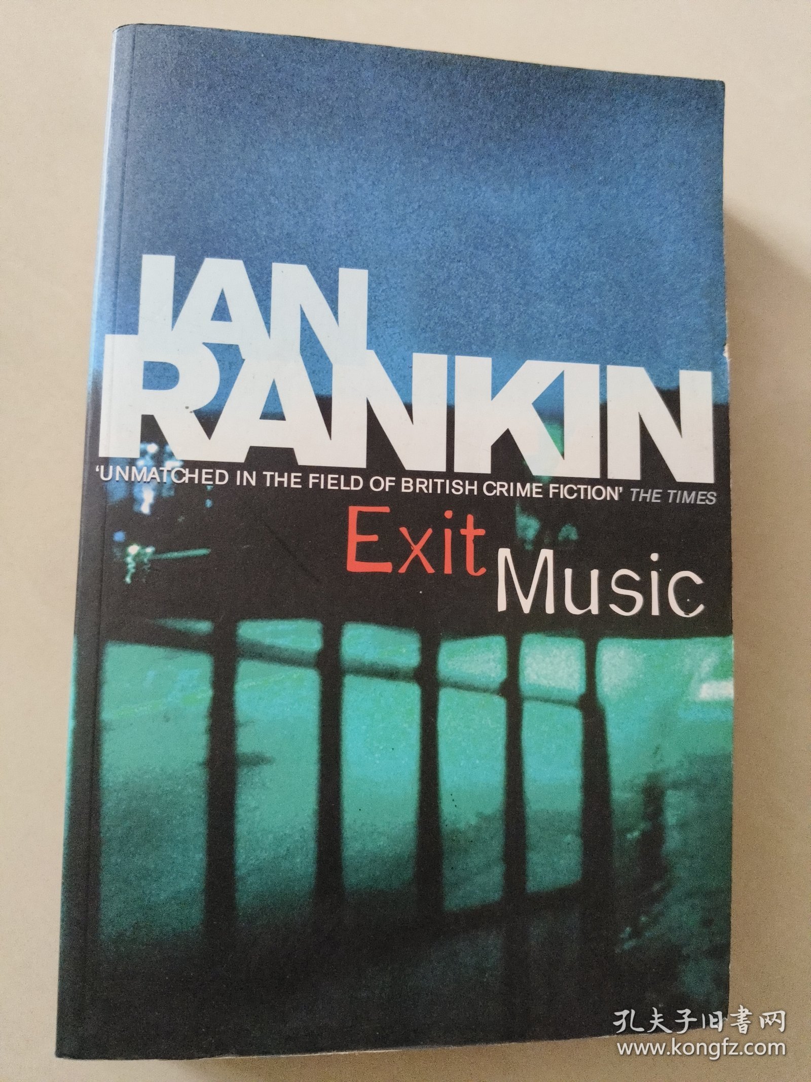 Exit Music 英文原版 16开 较厚