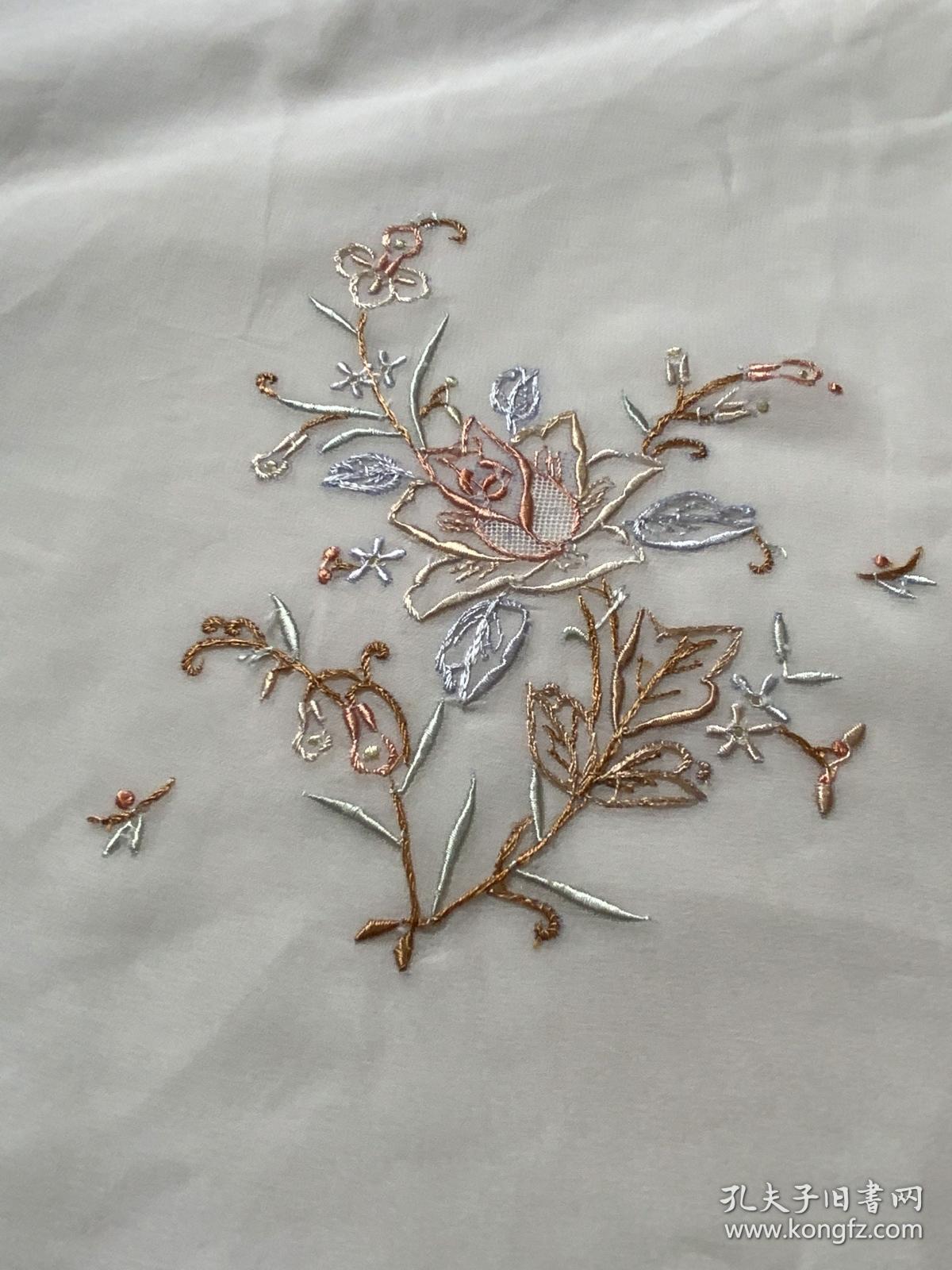 蚕丝纯手工包边纯手工缠丝卷针玫瑰绣方巾白色
