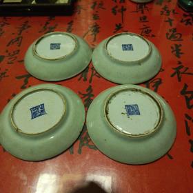 清中晚期豆青釉盘子四个收藏，保真保老，保存完好（客厅木盒内）