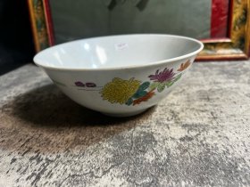 567瓷。70年代手绘菊花大碗一只y