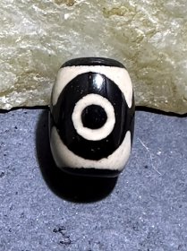 仅此一颗，精品藏传三眼天珠一颗