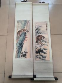 刘钟壁（1909-1983）享年73岁，字东府，号横舟。固安吴为村人，工山水工笔画，擅长画虎。【刘钟壁 国画作品“虎”2幅67x23.5*2】原裱立轴！作品保真！品相如图