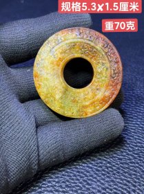 旧藏新疆和田玉籽料平安扣，玉质细腻油润，雕工精湛，纯手工雕刻