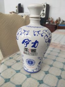 伊利元青花瓷瓶