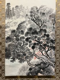 【小室翠雲】 古笔山水图，

1874 - 1945（明治七~昭和二十）72歲。本名 貞次郎，號翠雲、長興山人、長興山莊、徵人、佳麗庵、環 堵畫屋、古夢廬。群馬縣館林市生人。16歲受業田崎草 雲。其人物、花卉、山水俱佳，作品《梅花 雙喜圖》在1902年日本美術協會展上獲一等獎,《山海 圖》、《寒林幽居》分別獲第4、7次文部省美術展二等 獎，獲三等獎作品：《青山白雲》、《雪中山水》、《四時佳 興》等