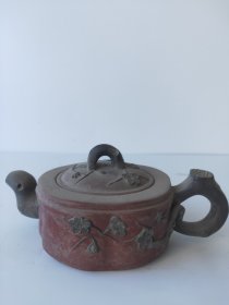 怀旧紫砂茶壶朱可心。