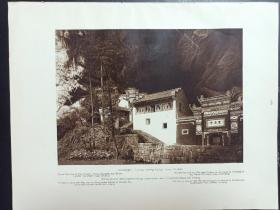 出自1923 伯石曼 
湖备宜昌古八景之一“灵洞仙湫”：石门洞（又名龙王洞）建于宋朝 1960年代被摧毁