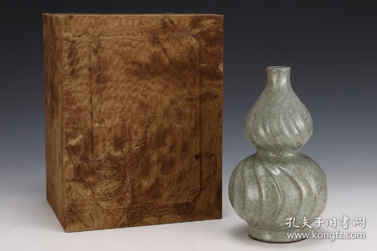 C476---旧藏宋官窑葫芦瓶