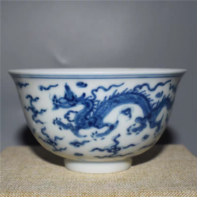 明青花薄胎龙凤杯一对