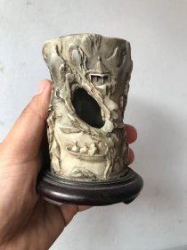 清末民国时期寿山石高浮雕通景山水笔筒！！雕工精湛全美品！文房精品用具！极具收藏和欣赏价值！