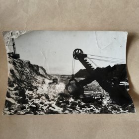 60年代黑白照片，沸腾的矿山【22】