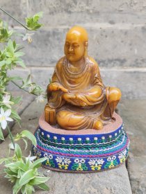 田黄人物把件 尺寸大 巧雕非常精细 油润十足 好东西哪位喜欢年底赔钱处理3500元不议价
