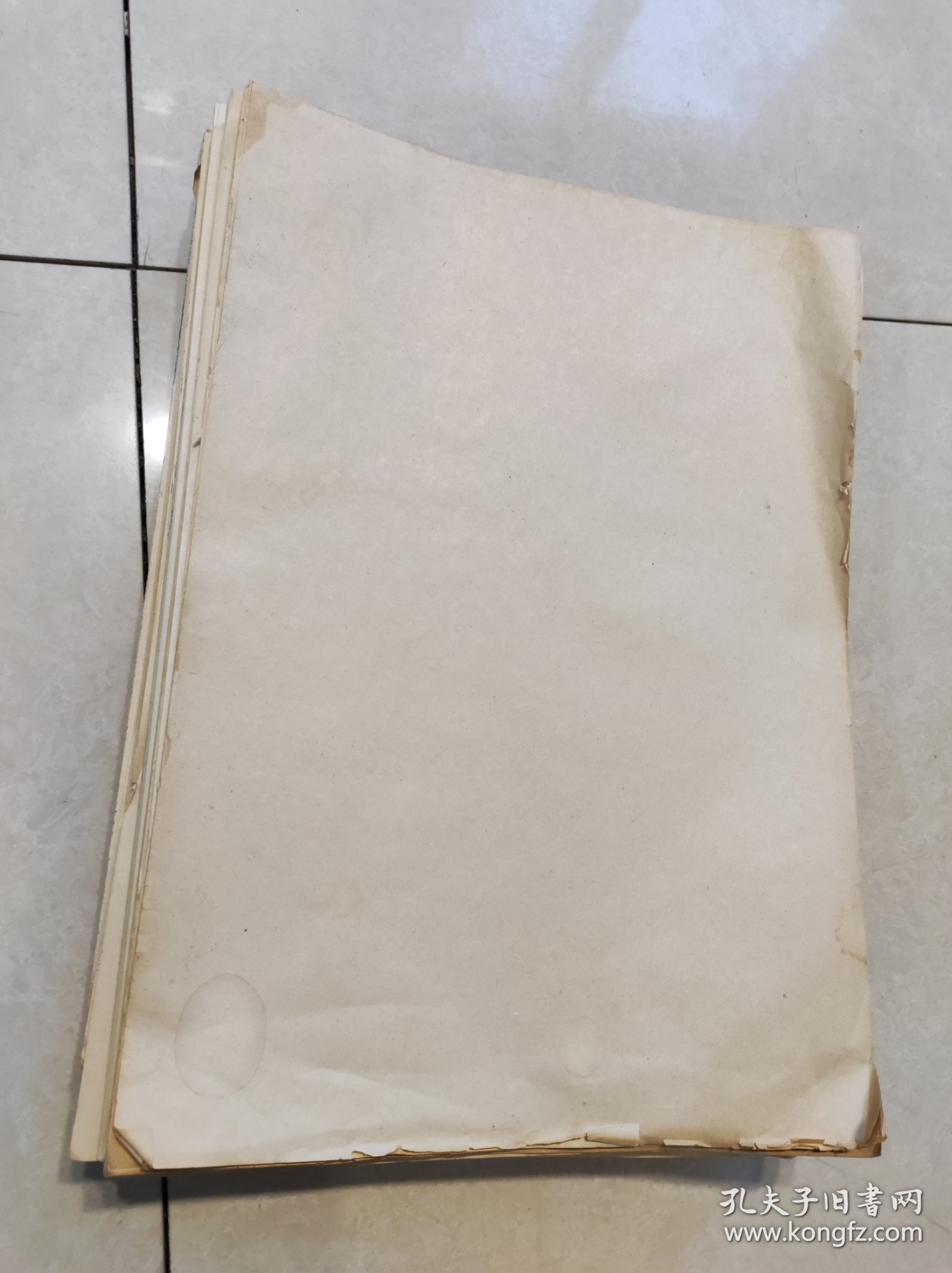 8开老纸500多张。