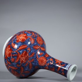 旧藏明宣德青花矾红花卉瓶