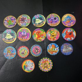 数码暴龙，大圆卡七个，小圆卡三个。新神奇宝贝圆卡，三个。数码宝贝二个。百变小樱一个。七龙珠一个。共17张圆卡合售。