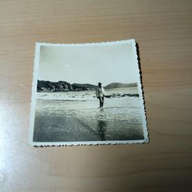 老照片–海滩留影