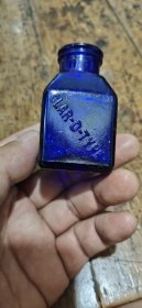 clar——蓝色玻璃瓶
