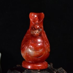 鸡血石尺寸：高10x7.3x5.5厘米 总重：334.7克