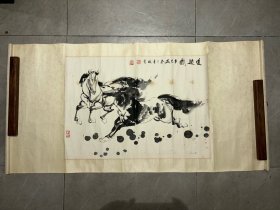 无锡市书画院国家一级美术师顾青蛟马到成功横幅67*47
顾青蛟1948年生，江苏苏州人。中国美术家协会会员。江苏省花鸟画研究会副会长，江苏省中国画学会理事，无锡花鸟画研究会会长，无锡市政协书画社顾问，无锡市美术家协会艺术顾问，无锡市书画院国家一级美术师。