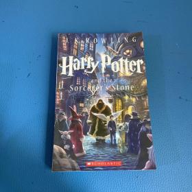 Harry Potter and the Sorcerer's Stone (Harry Potter Series, Book 1)