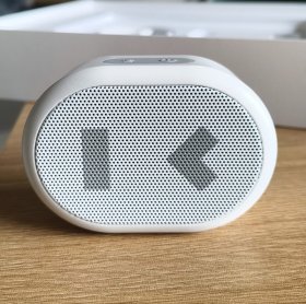 迷你便携小音箱，小度智能音箱随身版，仅拆封，正常使用，超长续航，支持蓝牙，一键语音！超轻。有充电线，说明书，包装盒，无充电头。看清拍，不退，非偏远包邮！