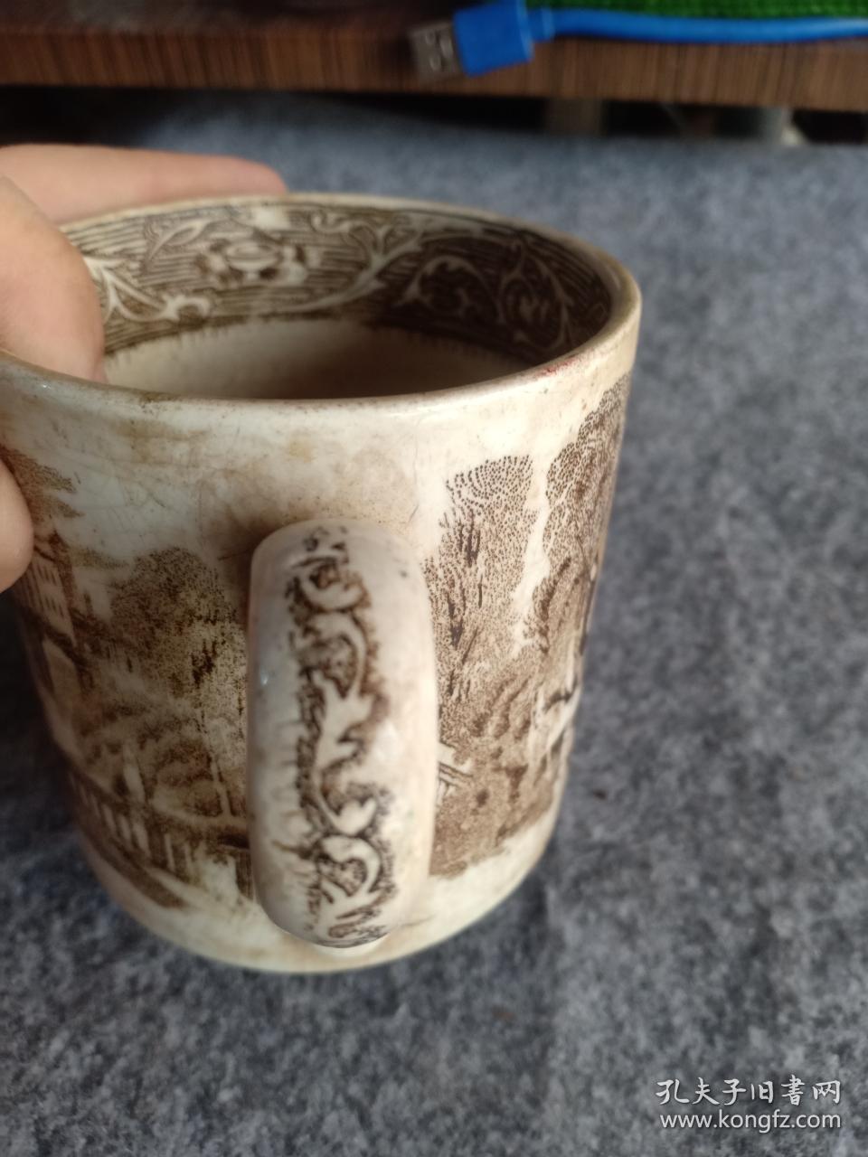 民国左右 外国定制瓷制大茶杯，外国城堡图案，8.4*12*8.1cm
