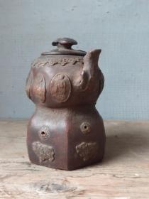 八仙紫砂壶一个，全品如图。尺寸见图1