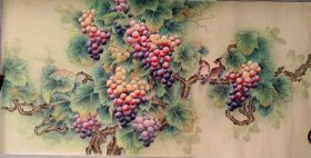 花鸟画，葡萄，工笔画法，真人真迹纯手绘作品，假一赔万，终身保真，您放心入手，陕西省美协张妮老师原创大作，实际画的比照片拍出来要漂亮的多，葡萄的刻画入木三分，画的非常细，水滴很有意境，写意画看整个构图，非常棒。尺寸1.4米×70公分，四尺整张的，家里客厅，沙发背景墙，卧室，书房，玄关，茶室，办公室，大厅，餐厅都可悬挂，朋友结婚，新房乔迁，家有喜事，过节送礼再好不过了，葡萄寓意多子多福，富贵满堂。