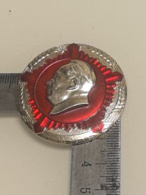 石研院革委会毛主席像章4.5cm