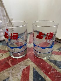 七十年代上海风光图案的玻璃杯一对儿两个合售！品相好无瑕疵！