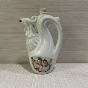 塑料盖鸡首壶酒瓶