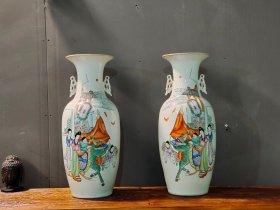 旧藏：手绘画工精美精致生动清晰丰富吉祥漂亮 瓷胎细腻厚实 器型规整端庄雅致古朴完整。尺寸：高37底16口径19厘米 雅室案头空间置器