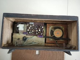 老收音机 淄博海鹰牌 不好用前玻璃有裂破损 摆件道具收藏 38×14×20