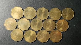 纪念章，日本造币局 十二生肖花瓣形纪念铜章，可指定年份（余:鼠5枚,牛3枚,虎3枚,兔1枚,龙1枚,蛇1枚），标价为1枚价格