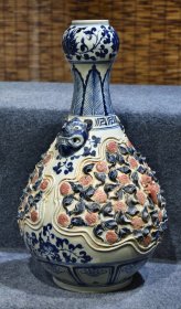 旧藏 识款【大元国至正元年九月】青花釉里红捏塑两面开窗兽首堆塑蒜头瓶一对，此瓶捏塑工艺精美，寓意一鸣惊人，胎体厚重感十足，保存完整，尺寸见图一